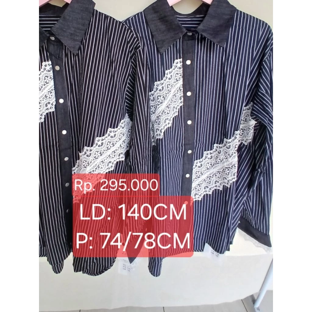 Kemeja Wanita Hitam Motif Garis Lengan Panjang Variasi Renda Cantik - Blouse Formal Korea Style - Gambar 2