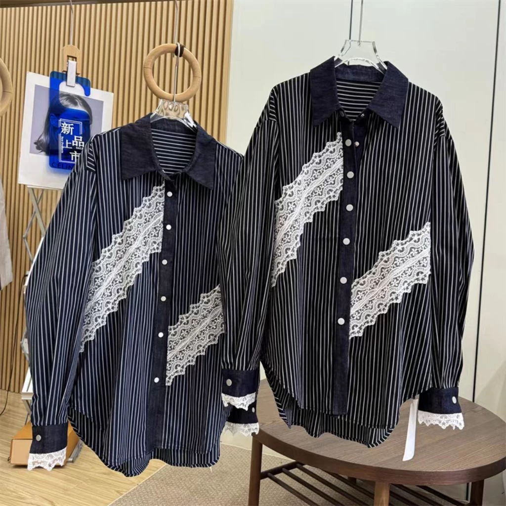 Kemeja Wanita Hitam Motif Garis Lengan Panjang Variasi Renda Cantik - Blouse Formal Korea Style - Gambar 3